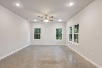 2223 Comet Trail in Granbury, TX - Building Photo - Building Photo