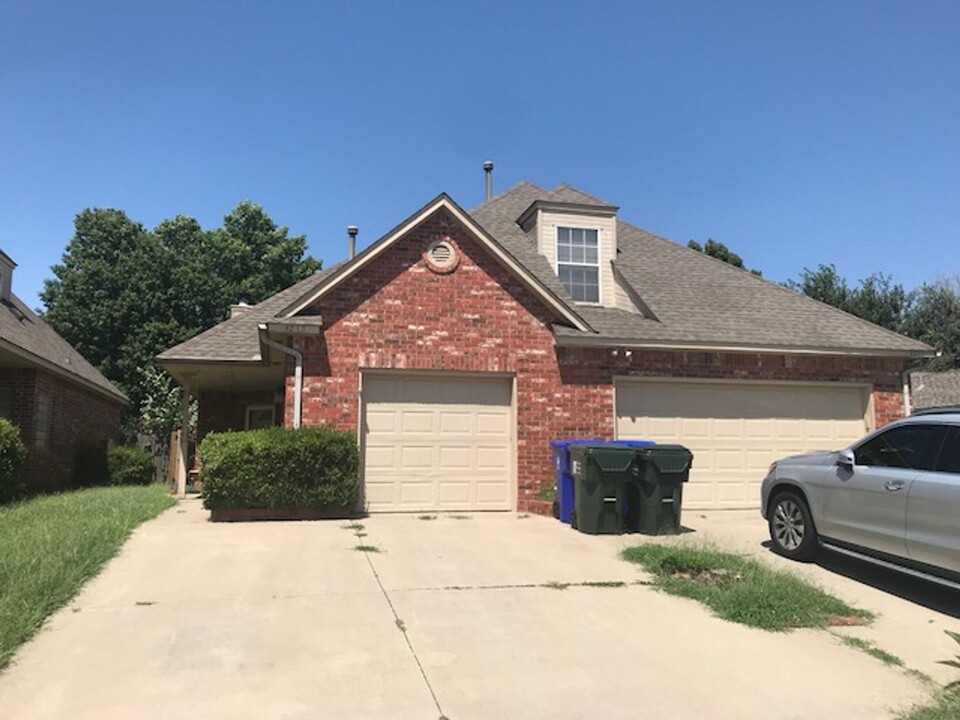 4213-4215 Colony Dr in Norman, OK - Foto de edificio