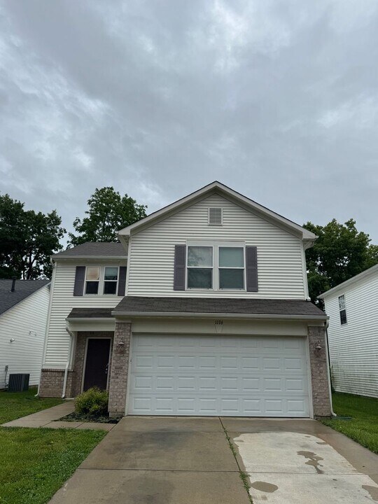 1176 N Aberdeen Dr in Franklin, IN - Building Photo