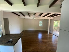 1014 Beekman Rd in Hopewell Junction, NY - Building Photo - Building Photo