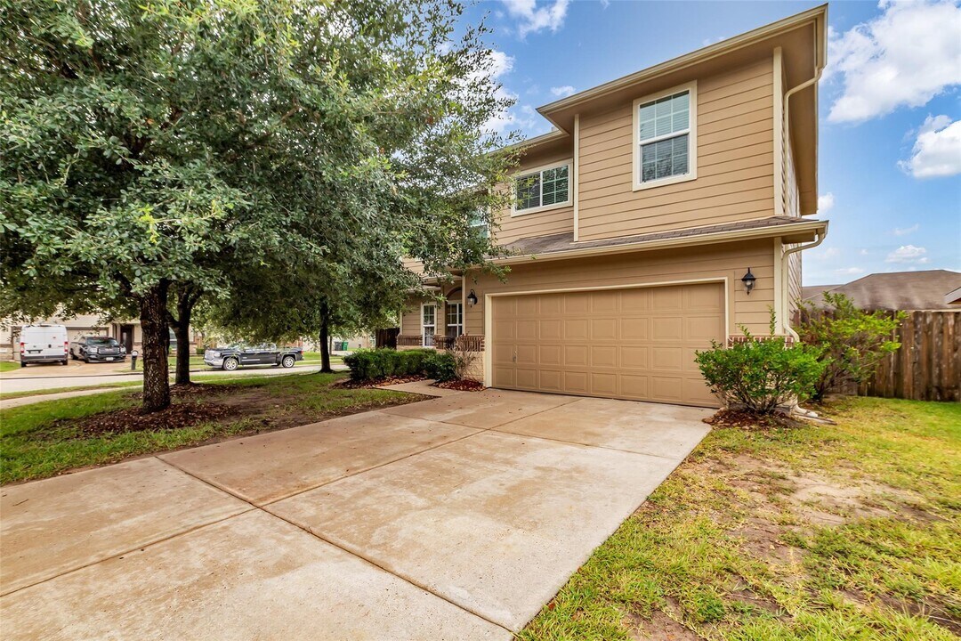 5611 That Way in Houston, TX - Building Photo
