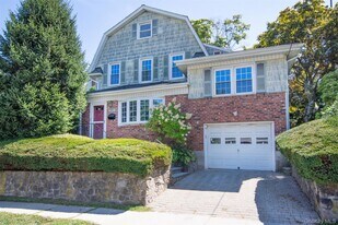 57 Sterling Ave in Harrison, NY - Building Photo