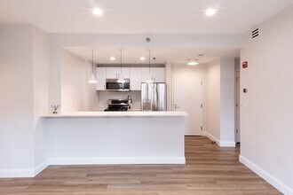 636 Beacon St in Boston, MA - Building Photo - Building Photo