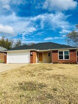 1160 S Jasmine Ln in Fayetteville, AR - Building Photo