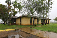 Leon Gardens in Brownsville, TX - Building Photo - Building Photo