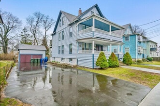 115 Harborview Ave, Unit Second floor in Bridgeport, CT - Building Photo - Building Photo