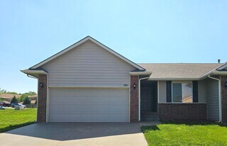501 Stonemont Dr in Manhattan, KS - Building Photo