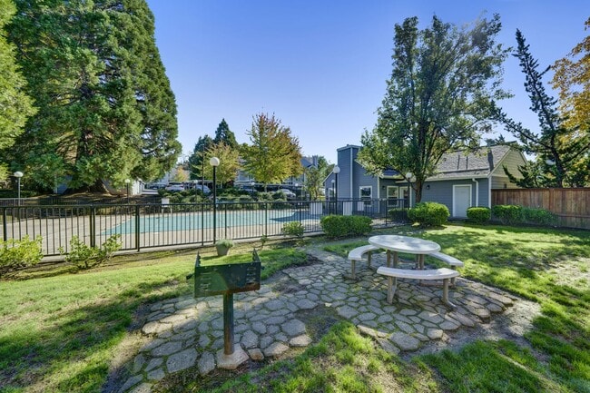 Hampton Park Apartments