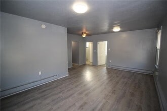 1107 Mt Royal Blvd in Pittsburgh, PA - Building Photo - Building Photo