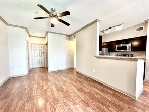 702 Hadley St in Houston, TX - Foto de edificio - Building Photo