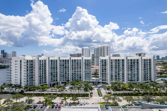 Echo Aventura in Aventura, FL - Building Photo - Building Photo