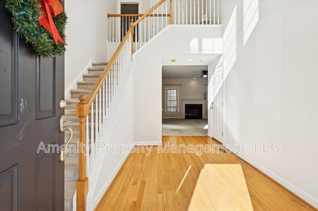 103 Overlook Point in Yorktown, VA - Building Photo - Building Photo