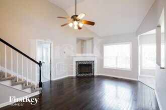 1237 Fossil Dr in Clarksville, TN - Building Photo - Building Photo