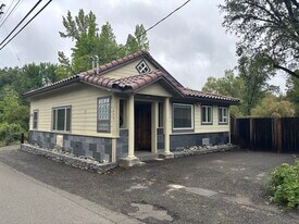 1989 Smith Flat Rd in Placerville, CA - Building Photo
