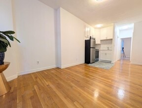 11 Cazenove St, Unit 2## in Boston, MA - Foto de edificio - Building Photo