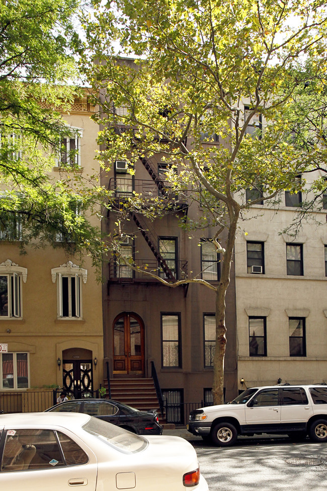 229 E 31st St in New York, NY - Foto de edificio - Building Photo