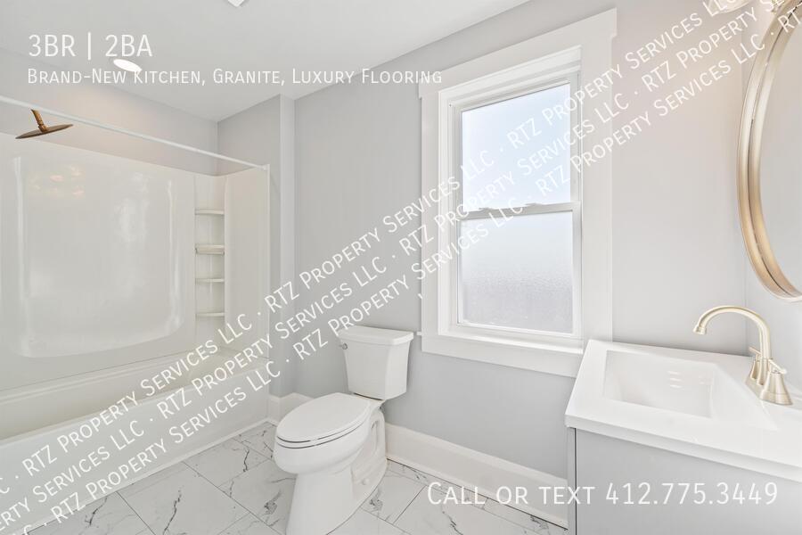 1316 Craig St in McKeesport, PA - Building Photo