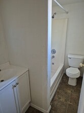 Arrowhead in Clearlake, CA - Foto de edificio - Building Photo