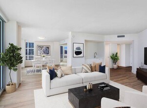 555 NE 34th St, Unit 610 in Miami, FL - Foto de edificio - Building Photo