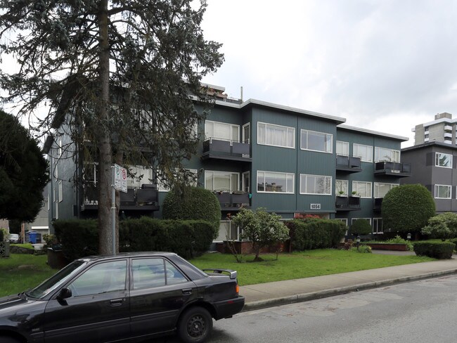 1054 W 11th Ave in Vancouver, BC - Building Photo - Primary Photo