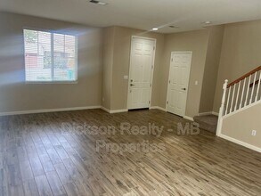 10724 Grayslake Dr in Reno, NV - Building Photo - Building Photo