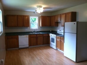 273 Fairfax Rd in Vermilion, OH - Building Photo - Building Photo