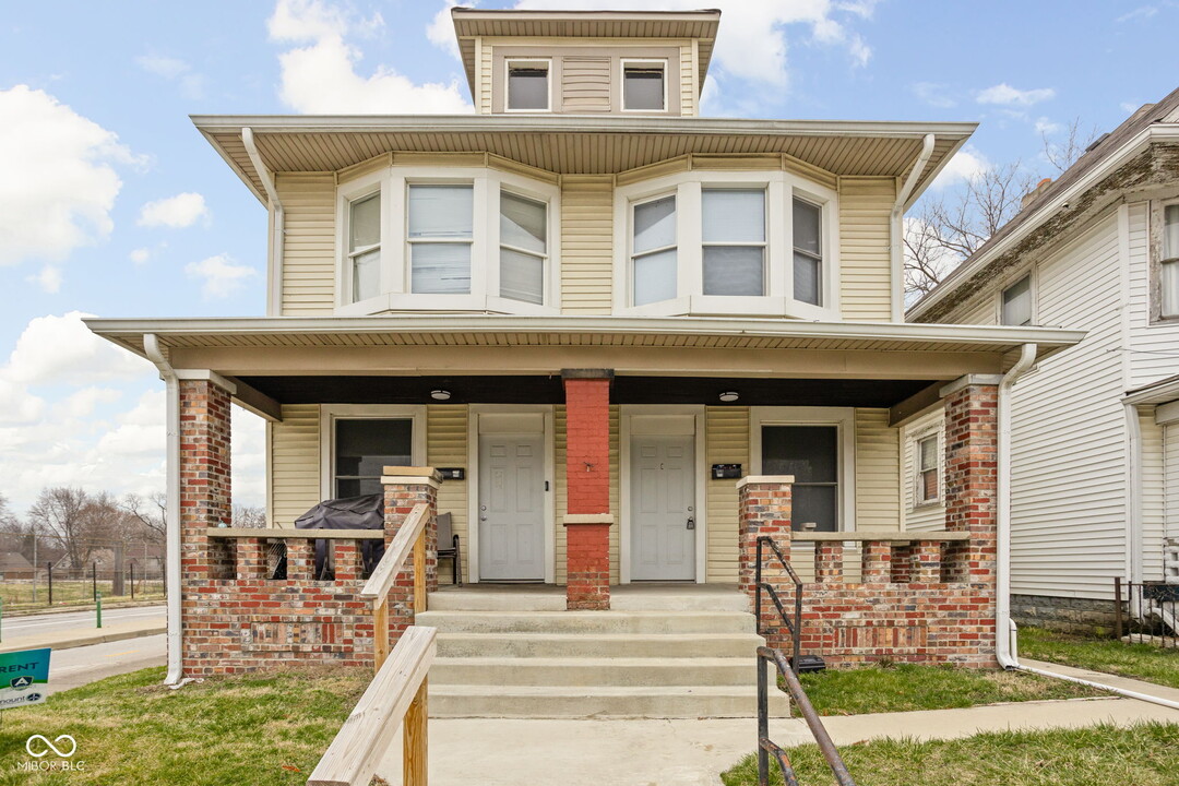 275 E Parkview Ave in Indianapolis, IN - Foto de edificio