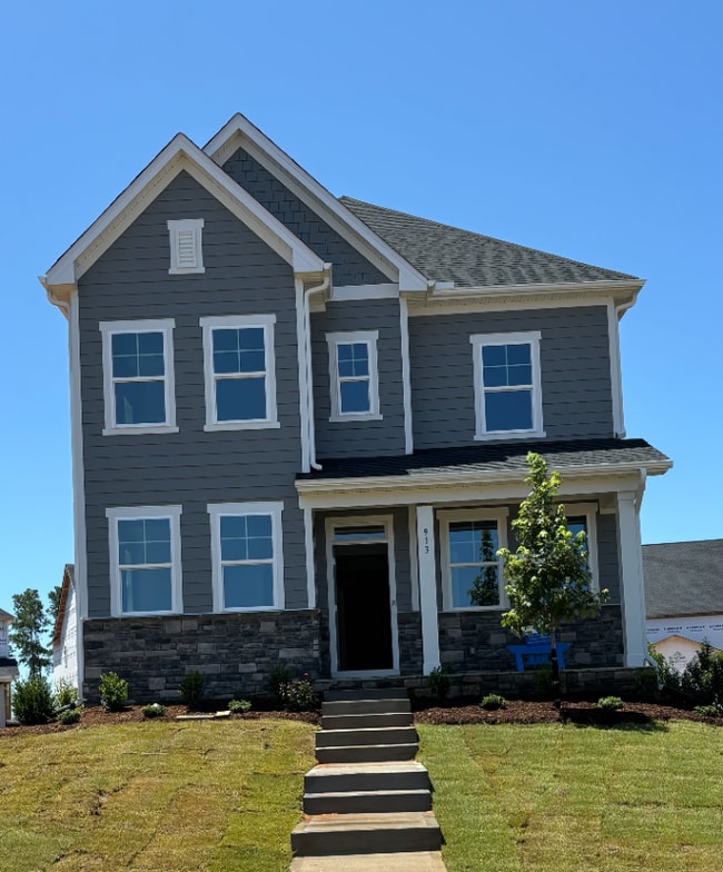 property at 913 Crossbill Dr