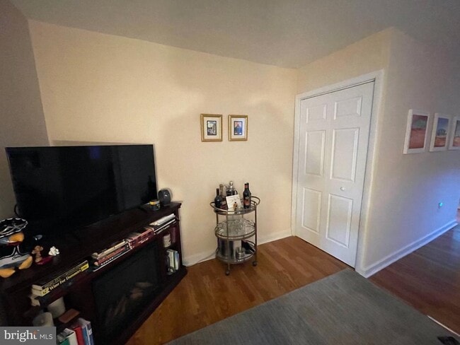 1155 S 10th St in Philadelphia, PA - Building Photo - Building Photo