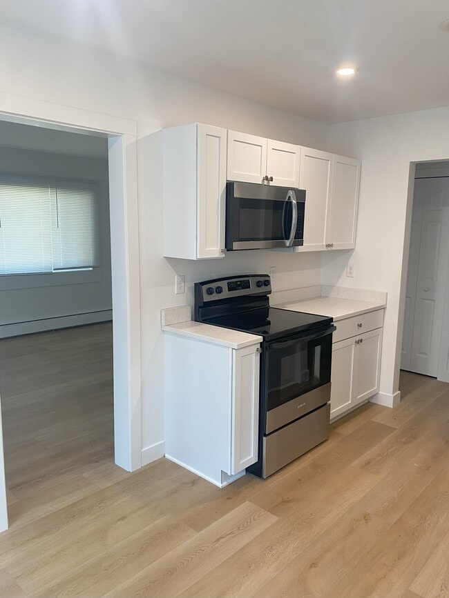 2800 White Bear Ave in Maplewood, MN - Building Photo - Building Photo