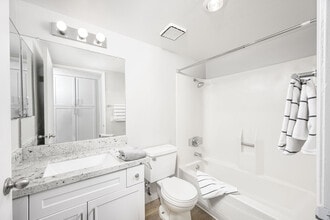 Mountain View Camarillo in Camarillo, CA - Building Photo - Building Photo