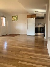 1 Kenrick St, Unit B in Newton, MA - Building Photo - Building Photo