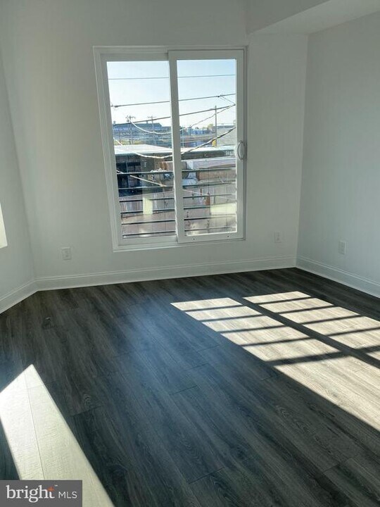 1527 Carpenter St in Philadelphia, PA - Building Photo