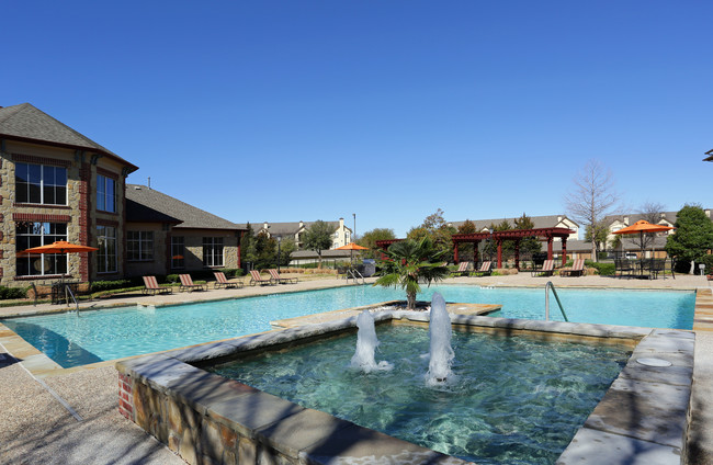 Ranch at Fossil Creek in Haltom City, TX - Building Photo - Building Photo