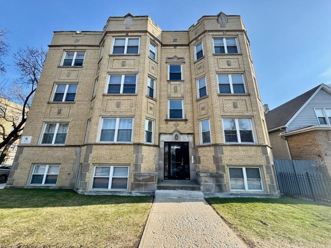 1937 W Granville Ave in Chicago, IL - Foto de edificio - Building Photo