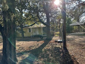 119 Boxwood Dr in Bastrop, TX - Foto de edificio - Building Photo