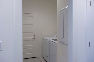 19616 W 199th Terrace in Spring Hill, KS - Building Photo - Building Photo