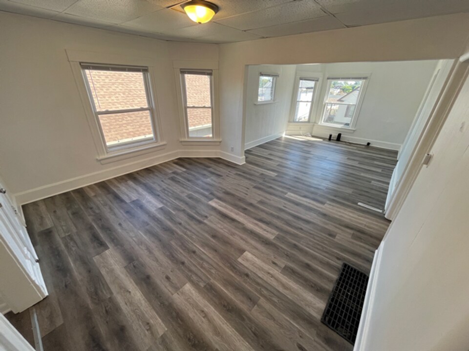 2408 W High St in Racine, WI - Building Photo