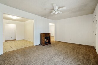 924 N Tabor Dr in Oklahoma City, OK - Building Photo - Building Photo