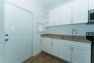 624 S 12th St in Fort Pierce, FL - Building Photo - Building Photo