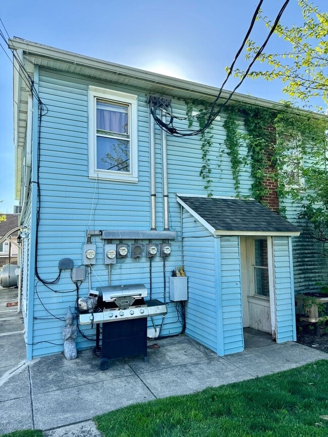 property at 961 Main St