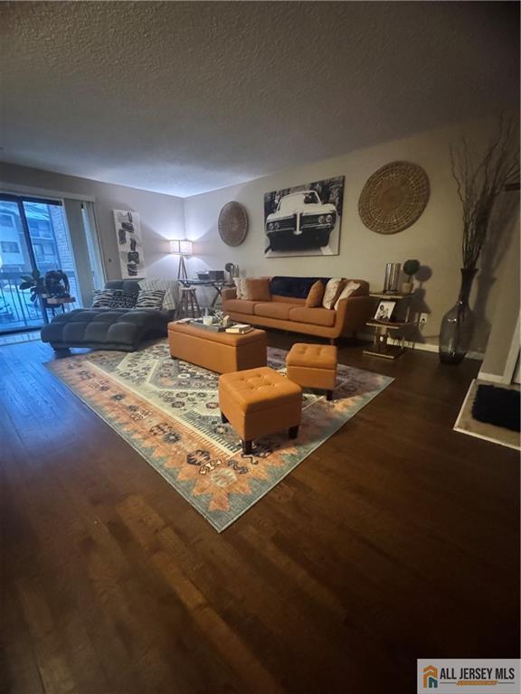 106 Edison Glen Terrace in Edison, NJ - Building Photo - Building Photo