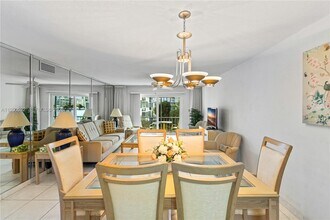 2200 Diana Dr in Hallandale Beach, FL - Building Photo - Building Photo