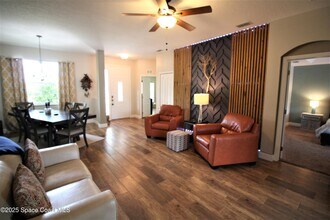 545 Castana Ave SE in Palm Bay, FL - Building Photo - Building Photo