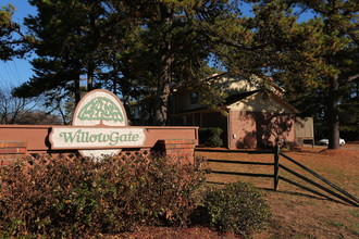 Willowgate Apartments in Lilburn, GA - Building Photo - Building Photo