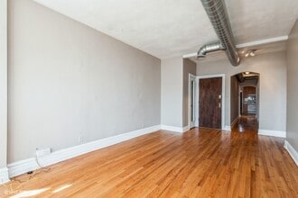 2444 N Campbell Ave, Unit 2 in Chicago, IL - Building Photo - Building Photo