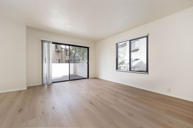 8457 Via Mallorca Via in La Jolla, CA - Building Photo - Building Photo