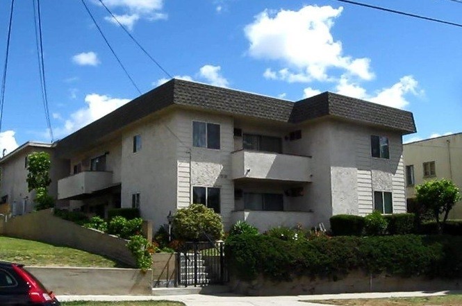 3173 Rowena Ave in Los Angeles, CA - Building Photo