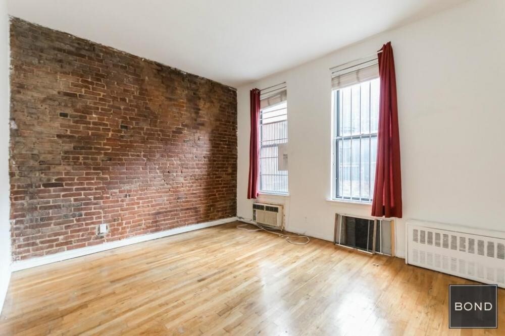 1670 York Ave in New York, NY - Building Photo