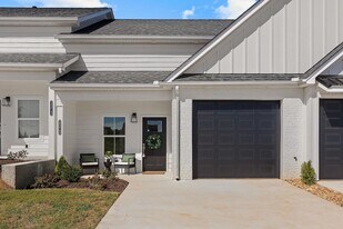 3215 Green Turtle Grn in Cleveland, TN - Building Photo